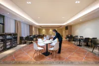 Vienna International Hotel (Liling Lujiang New City, High-speed Railway Station)