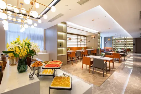 Wu han Jinyin Lake Eurasia Convention and Exhibition Center Atour hotel Отели рядом с достопримечательностью «Jinyin Lake Wetland Park»