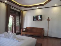 Queen's House Hotels near Luang Prabang morning market