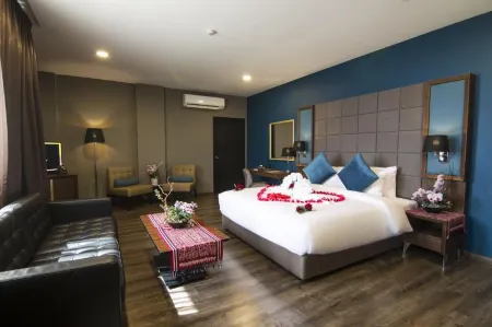 Goldenbay Hotel Отели в г. Bintulu Division