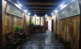 fenghuang ancient style courtyard homestay