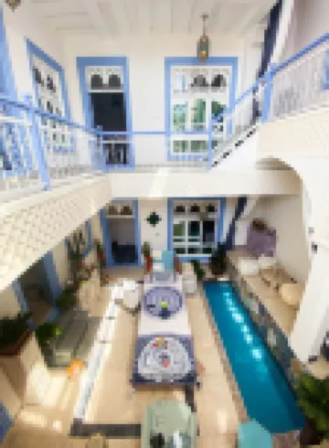 YI JING QIAN XUN HOMESTAY