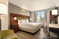 DoubleTree by Hilton New York Downtown Hotels near 51-53 Christopher Street