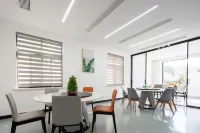Changxing Nuanzhu·180° Lake View Resort Villa Design Beautiful