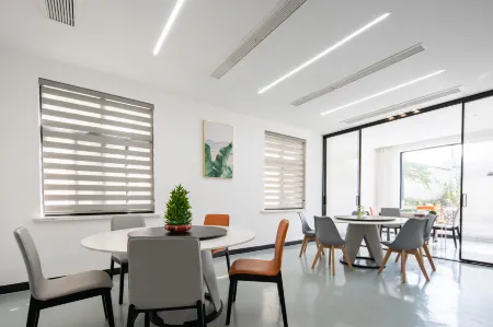 Changxing Nuanzhu·180° Lake View Resort Villa Design Beautiful Отели рядом с достопримечательностью «Changxing Badujie Scenic Area»