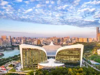 Howard Johnson CAEXPO Plaza Nanning Hotels near Nanning International Convention and Exhibition Center