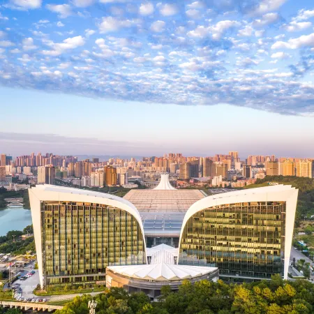 Howard Johnson CAEXPO Plaza Nanning