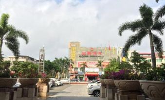 Qionghai Changlong Hotel (Yinhai Zaliang Street)