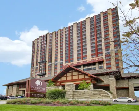 DoubleTree Fallsview Resort & Spa by Hilton - Niagara Falls Hotels in Niagara Falls