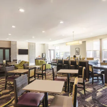 La Quinta Inn & Suites by Wyndham Memphis Downtown