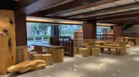 Wei Feng Hotel Hotels in Pingtung