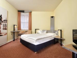 TRYP by Wyndham Halle