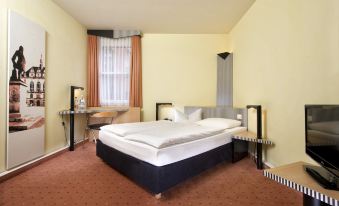 TRYP by Wyndham Halle