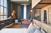 The Modernist Hotel - Balcony