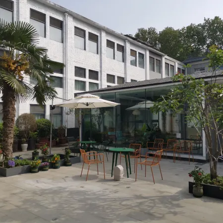 Luoyang First Sight Hotel