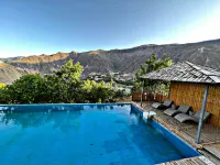 Derong Acun · Yunshu Chinese Inn