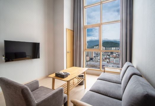 1. 제주센트럴파크레..