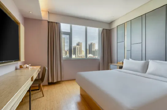 Linqing Baisheng Business Hotel