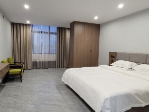 Yihe Hotel (Dali Dongfu Square)