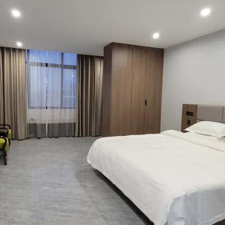 Yihe Hotel (Dali Dongfu Square)