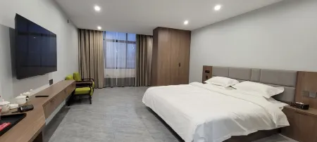 Yihe Hotel (Dali Dongfu Square) Отели в г. Дали
