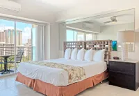 Castle Waikīkī Shore Hotels in Honolulu