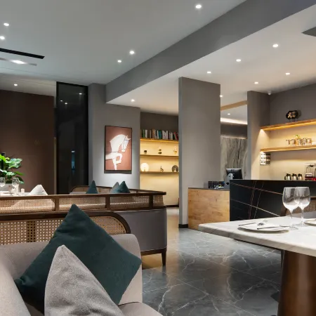 Rundi International Hotel (DanZhou Summer Plaza Gymnasium)