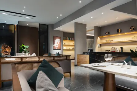 Rundi International Hotel (DanZhou Summer Plaza Gymnasium)