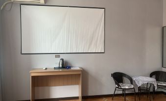 Fuyuan East Cinema Hotel