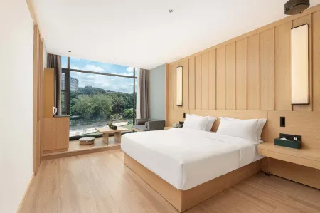 Global Village Elegant Lijiang Hotel (Guilin Two Rivers and Four Lakes Xiangbishan Branch)