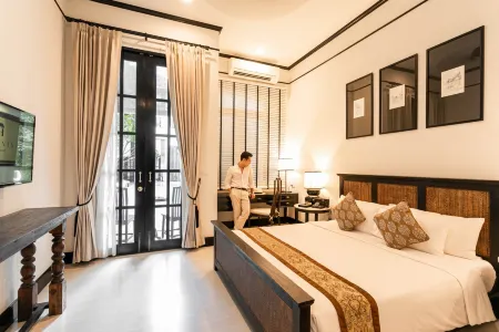 99 the Heritage Hotel