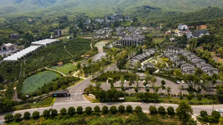 Changxing GINLAN JIA Fuxi Mountain Residence Hotel Отели рядом с достопримечательностью «The Tribute Tea Museum of Tang Daynsaty»
