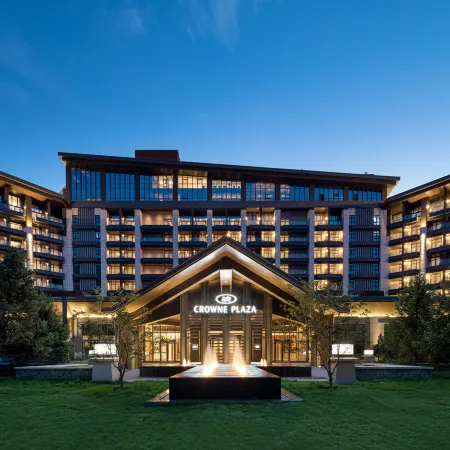 Crowne Plaza CHONGLI RESORT by IHG