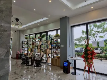 Forest Ants Homestay in Forest City