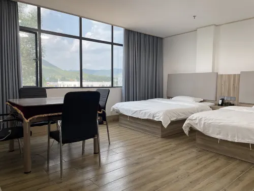 Huayuan Hotel Hotel di Lianping