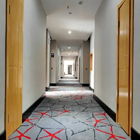 Xinyue Chain Hotel (Pingliang Greenland Plaza)