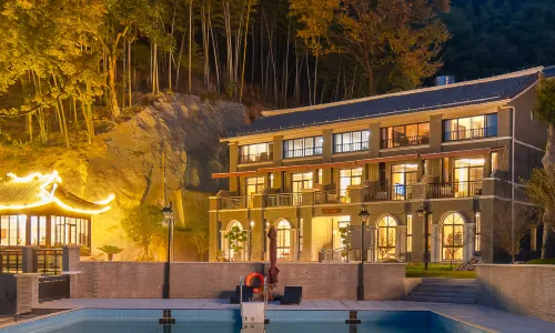 Floral Lux Hotel·Qvzhou Yungu Yashe Hotel