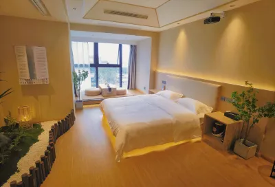 Guanlan Riverview Hotel (Pure Waterfront)