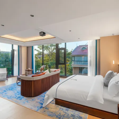 Kunming Dianchi Huayuxu Boutique Bieyuan