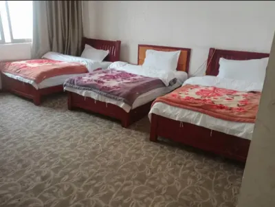 Yijun Business Hotel Hotel a Zhag'yab
