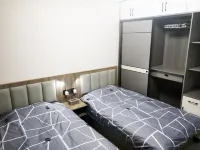 Shengshi Aurora E-sports Homestay (Laodong Road Subway Station)