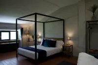 Casa M葡萄園 - 限成人 La Pantera Nera Abbigliamento E Accessori Moda附近的飯店