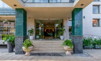 Zara Garden Hotel and Apartments