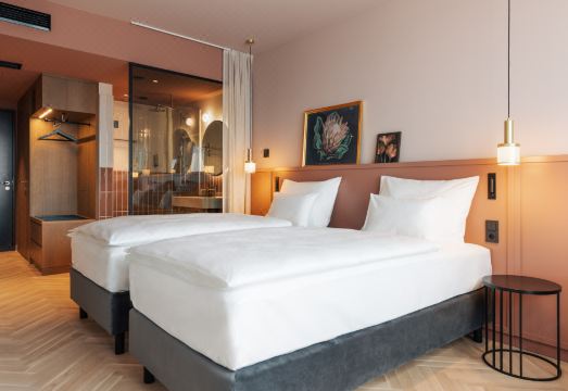 호텔 시설 비교 사진