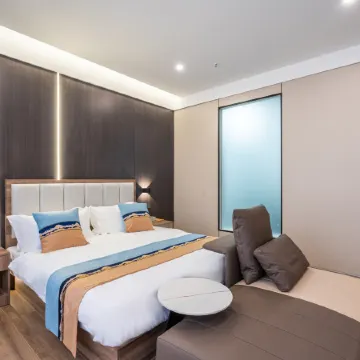 Chuanzang Grand Hotel (Batang County Government Branch along National Highway 318)