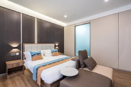 Chuanzang Grand Hotel (Batang County Government Branch along National Highway 318)