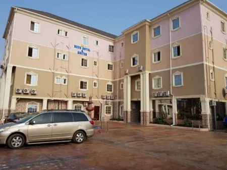 Beck Hotel and Suites Ltd Отели в г. Асаба
