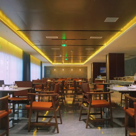 Baoxing Jiajinshan Hotel
