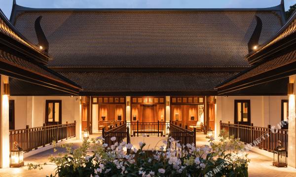 Siri Sala Private Thai Villa
