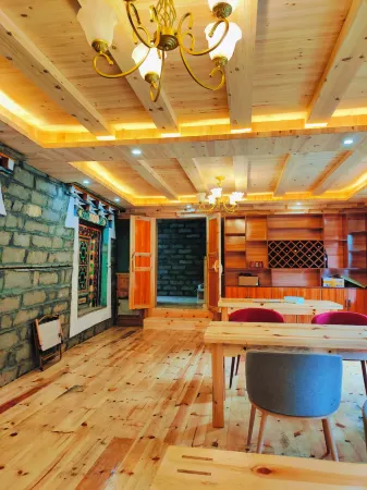 Kangding Lianhuahu Wangmu Homestay Отели рядом с достопримечательностью «Lotus Sea»